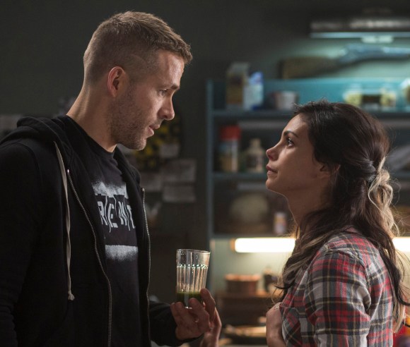 Ryan Reyonlds and Morena Baccarin