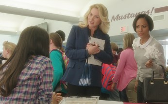 Amy (left) faces off at a PTA bake sale with her nemesis Gwendolyn (Christina Applegate) and her lackey (Jada Pinkett Smith). 